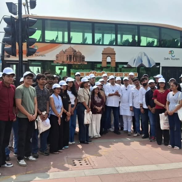 DELHI TOURISM BUS