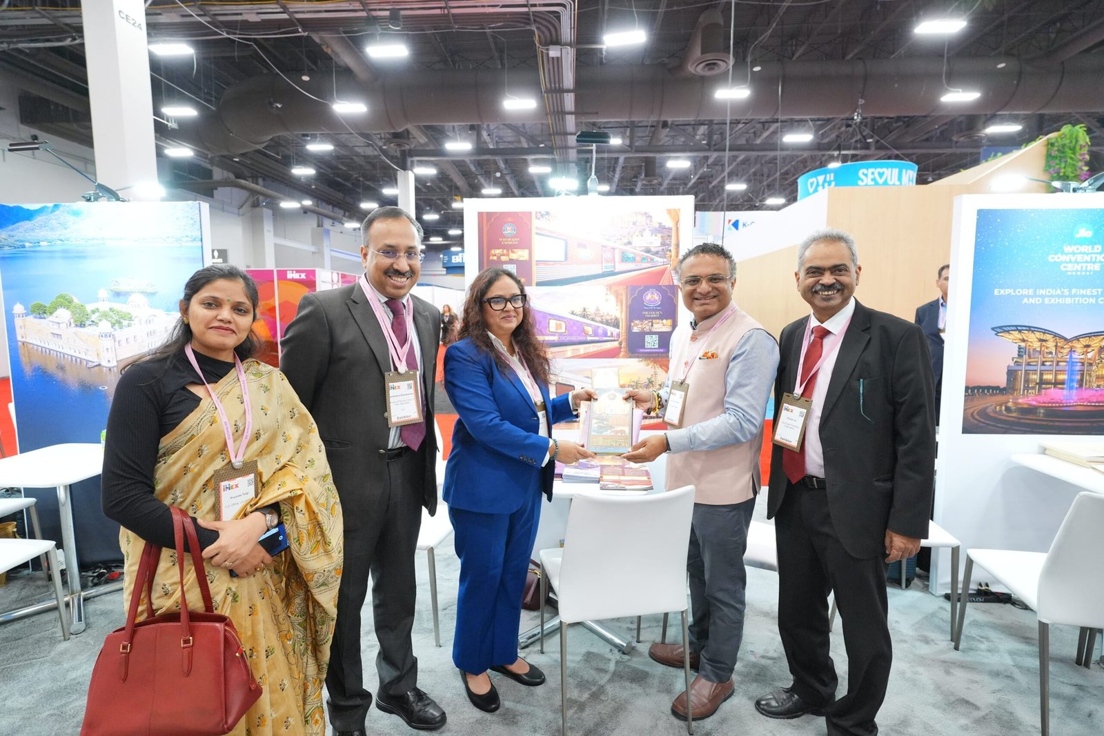 India Showcases Diverse MICE Tourism Offerings at IMEX Las Vegas 2026 2 Delegates at the Incredible India Pavilion at IMEX Las Vegas 2026